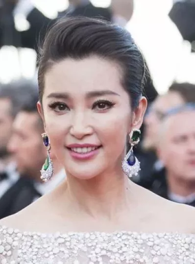 BINGBING LI. portrait