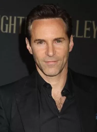 Alessandro Nivola