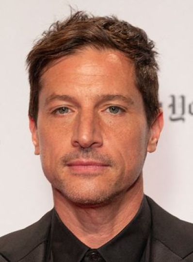 Simon Rex